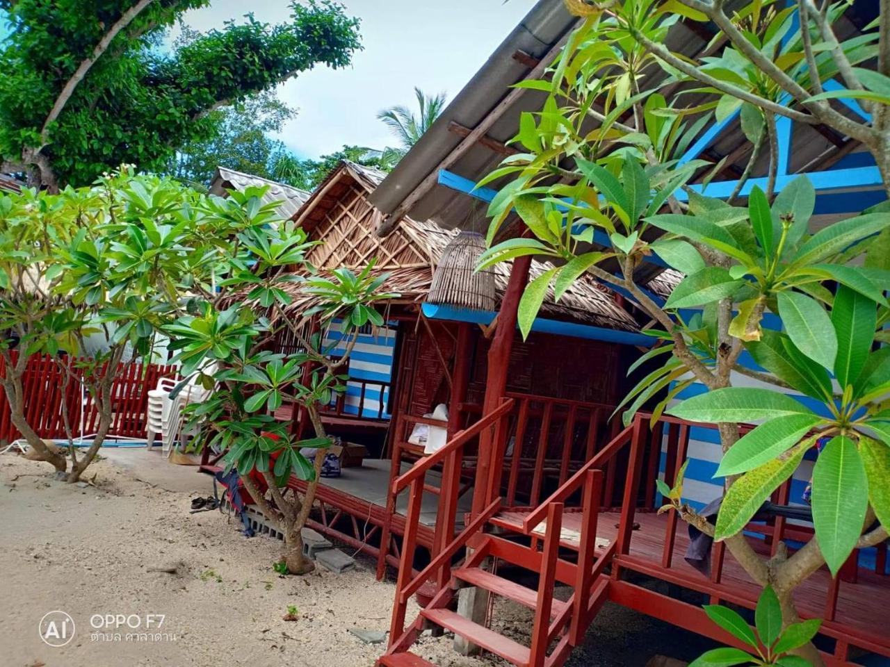 Hotel On The Beach Ko Lanta Zewnętrze zdjęcie